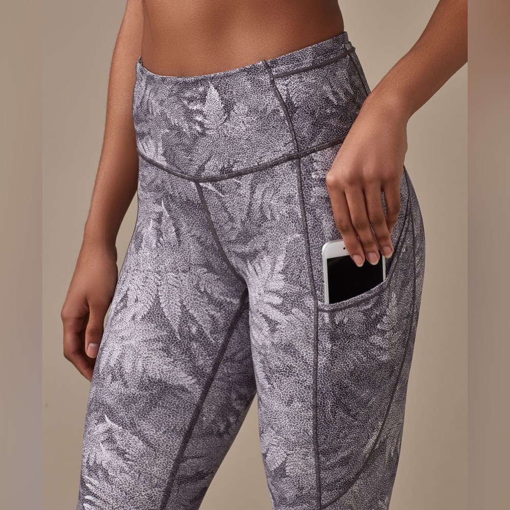 Lululemon Fast & Free Crop Kindred Spirit Alpine White Multi
